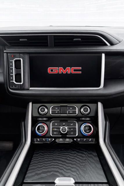 Used 2024 GMC Yukon Denali image 21