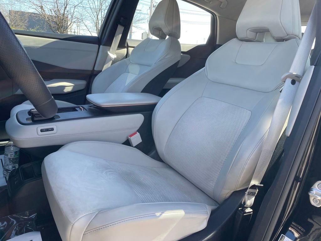 Used 2023 Nissan Ariya ENGAGE e-4ORCE image 13