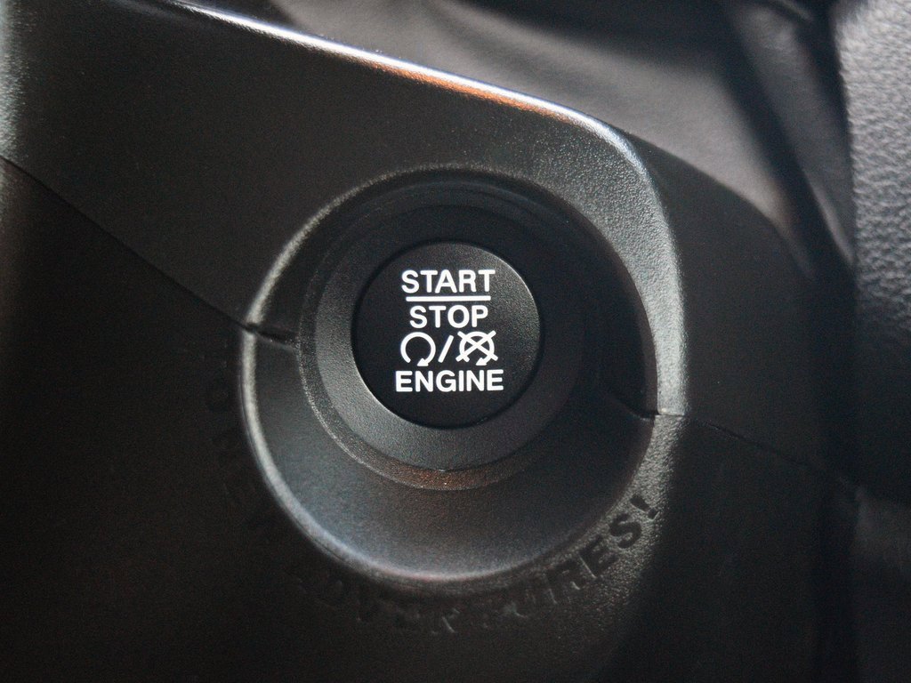 Used 2020 Jeep Renegade Sport image 18