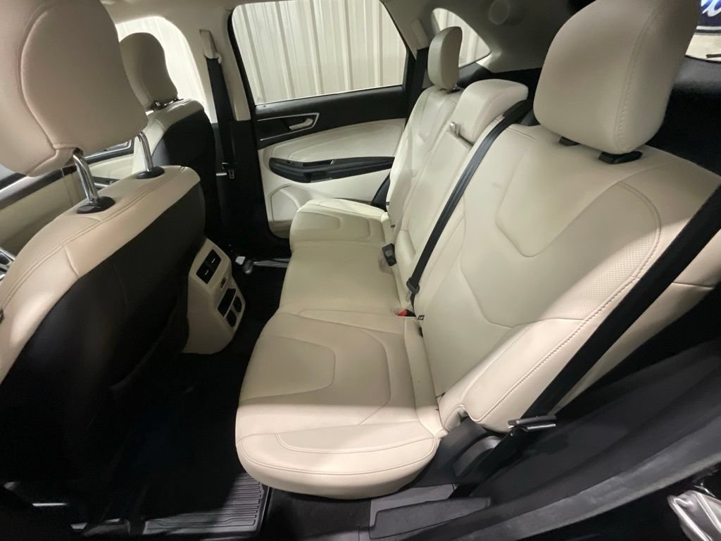 Used 2017 Ford Edge Titanium w/ Equipment Group 301A FWD image 11