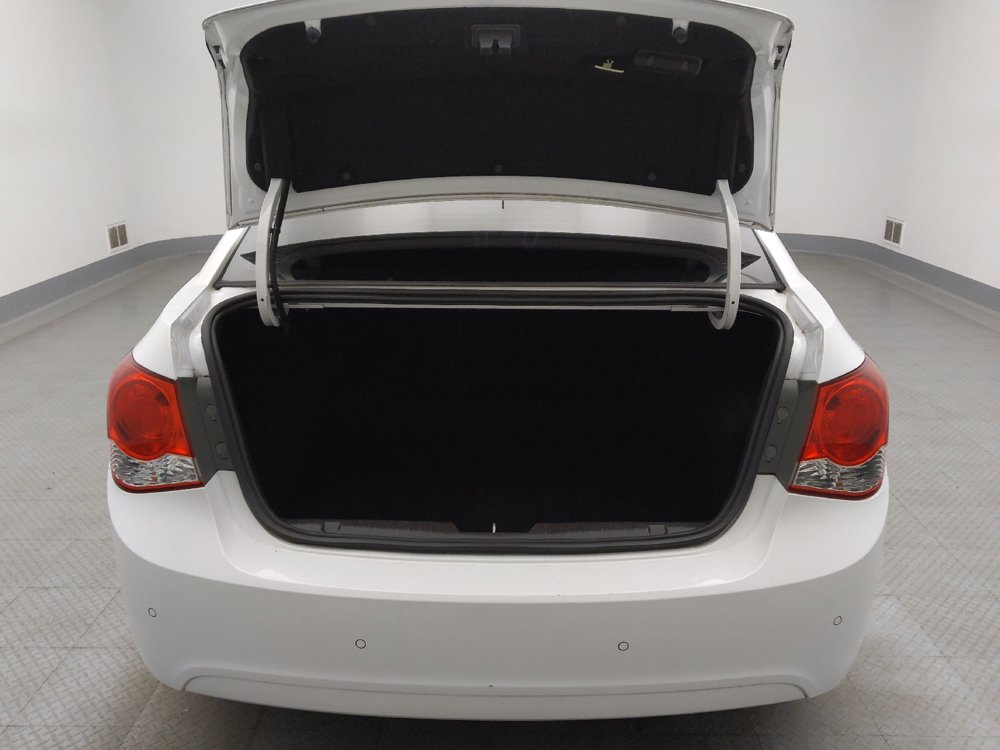 Used 2016 Chevrolet Cruze LT w/ Enhanced Safety Package FWD image 29