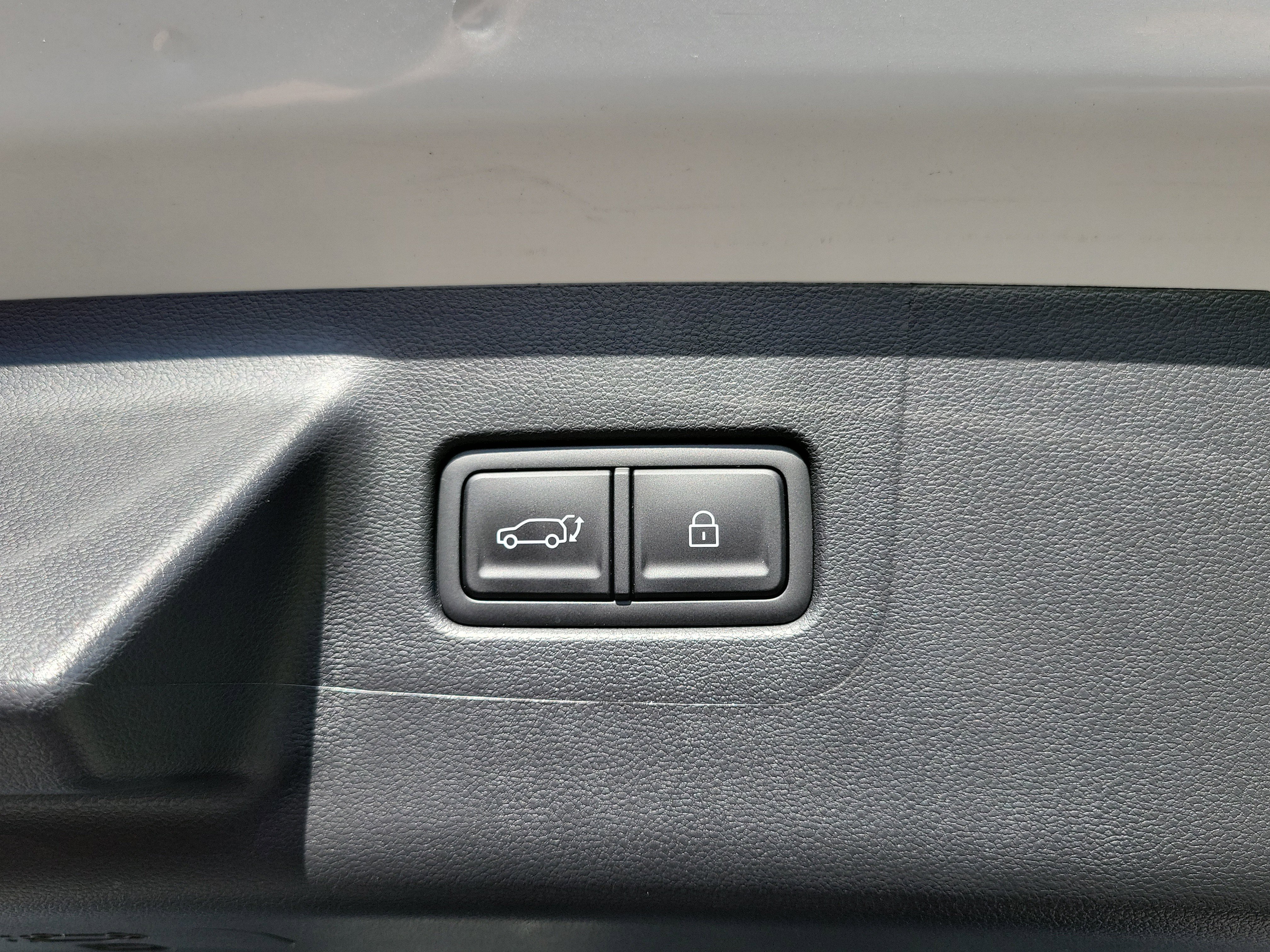 Certified 2025 Hyundai Santa Fe SEL image 23