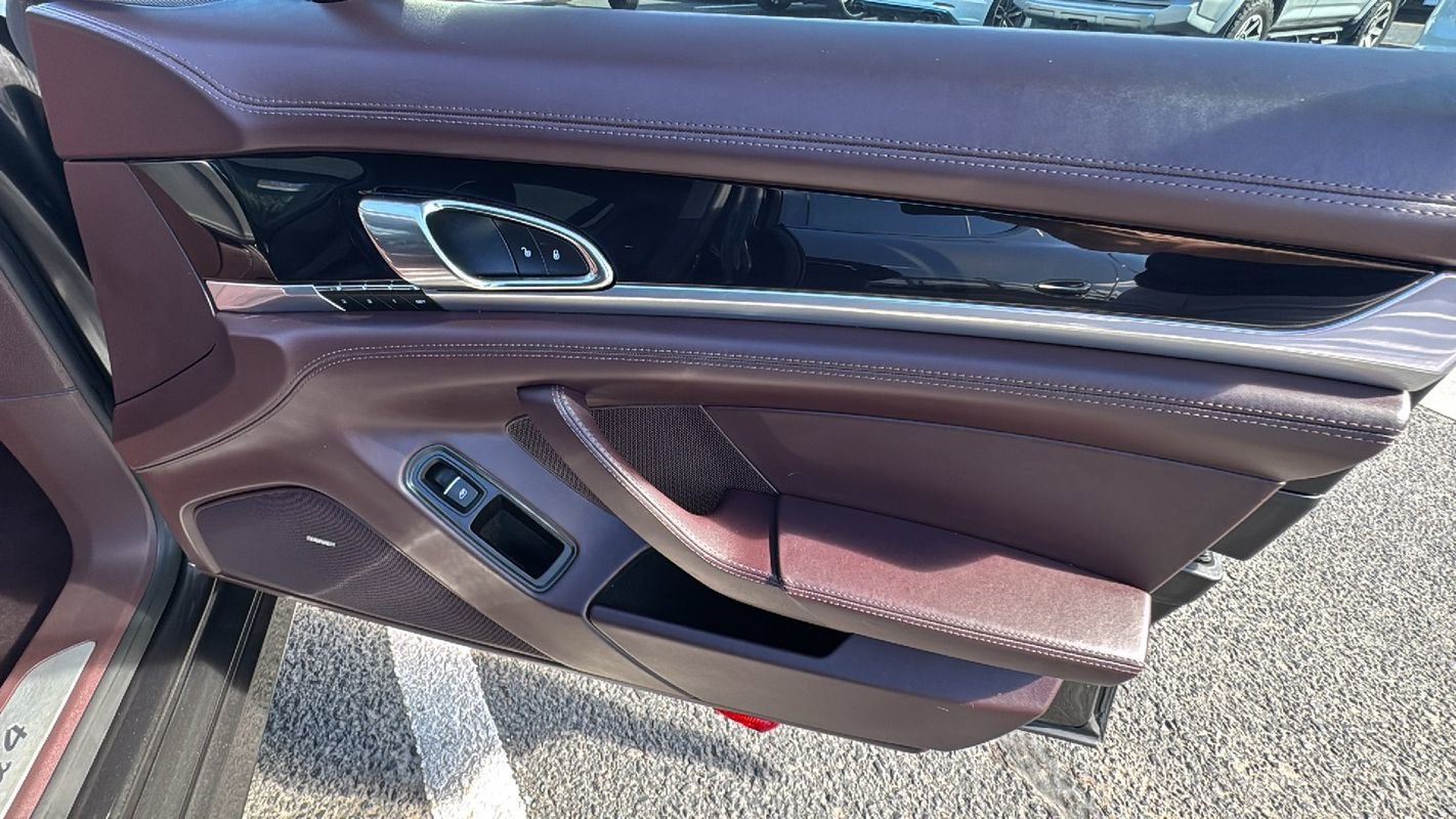 Used 2015 Porsche Panamera 4 image 21