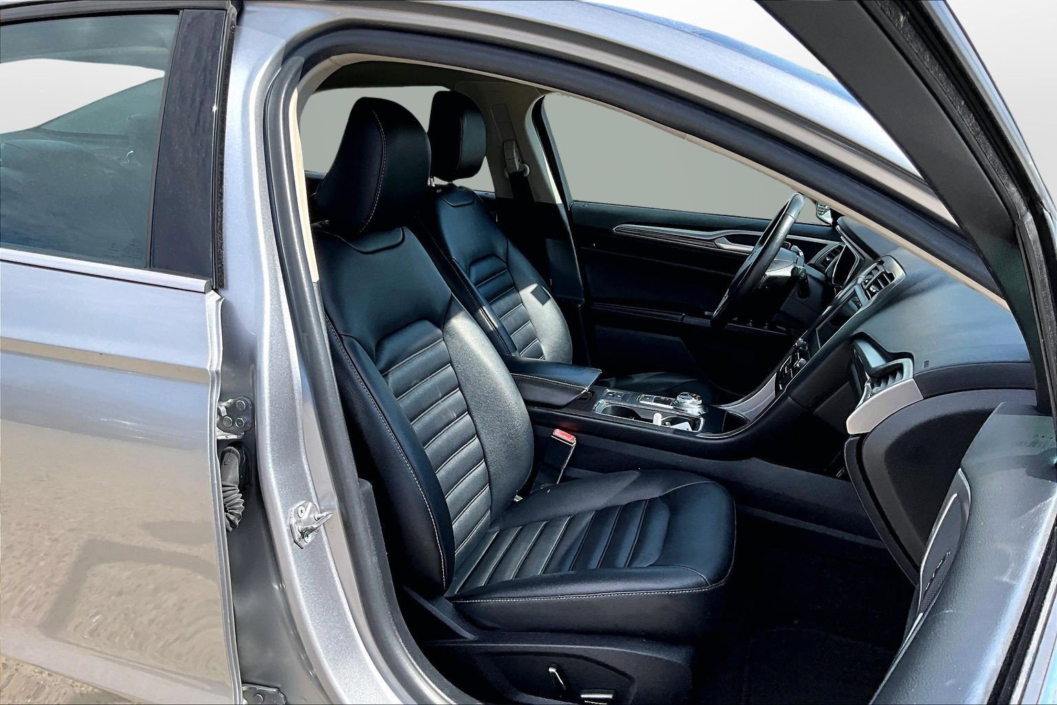 Used 2020 Ford Fusion SEL image 7