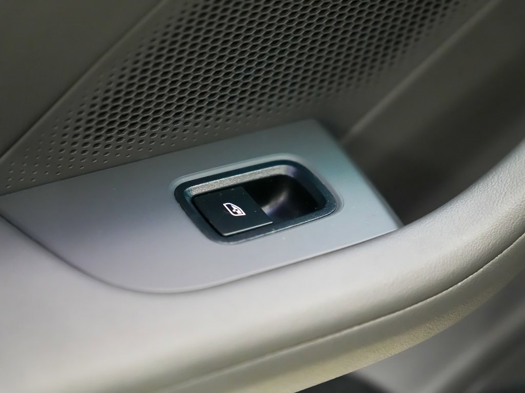 Certified 2022 Porsche Taycan 4S image 17