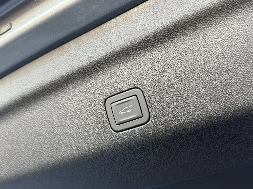 New 2026 Chevrolet Tahoe Z71 image 13