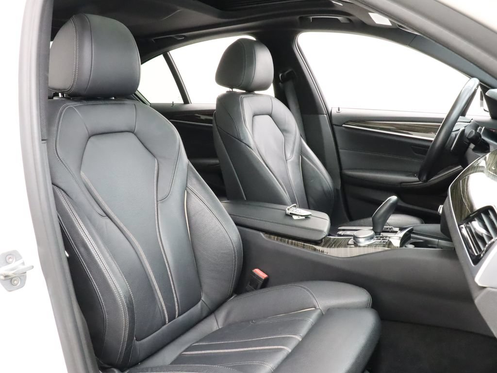 Used 2019 BMW 530i w/ Convenience Package RWD image 28
