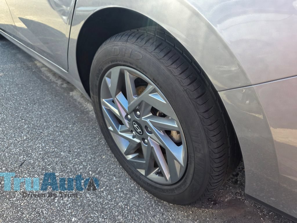 Used 2024 Hyundai Elantra SEL FWD image 44
