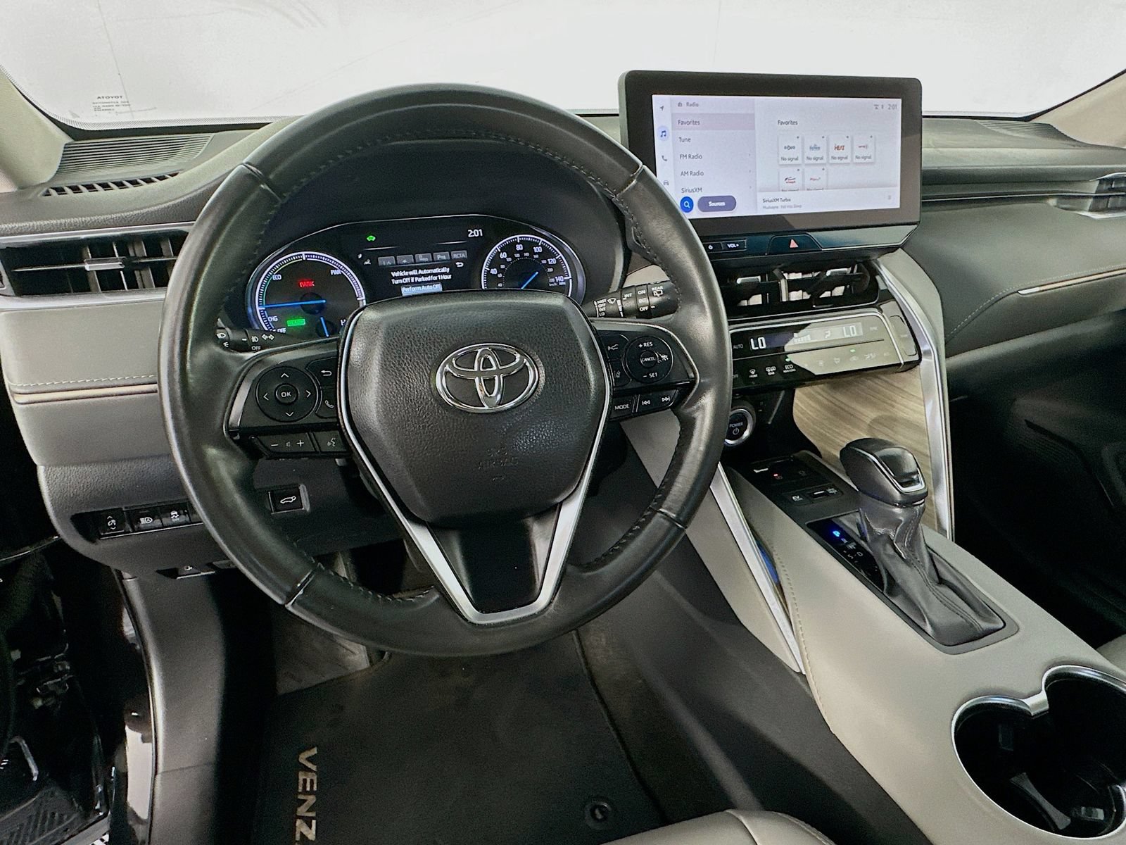 Used 2023 Toyota Venza XLE AWD/4WD image 11