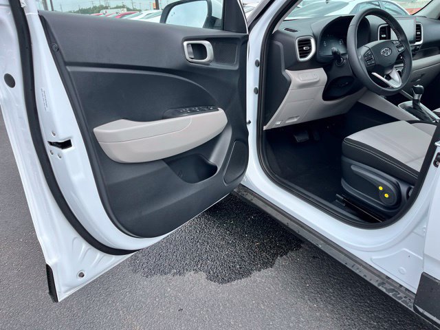 New 2026 Hyundai Venue SEL FWD image 14
