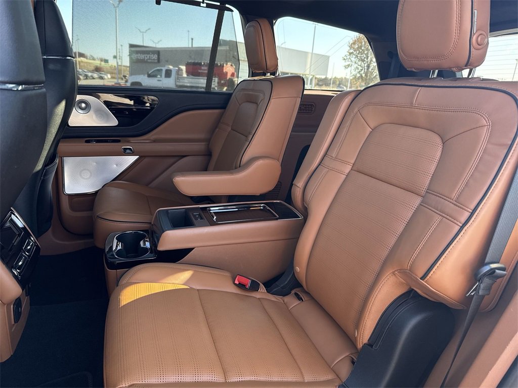Used 2020 Lincoln Aviator Black Label w/ Class IV Trailer Tow Package image 25