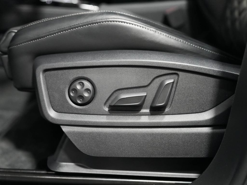 Used 2023 Audi SQ5 Premium Plus w/ Premium Plus Package AWD/4WD image 31