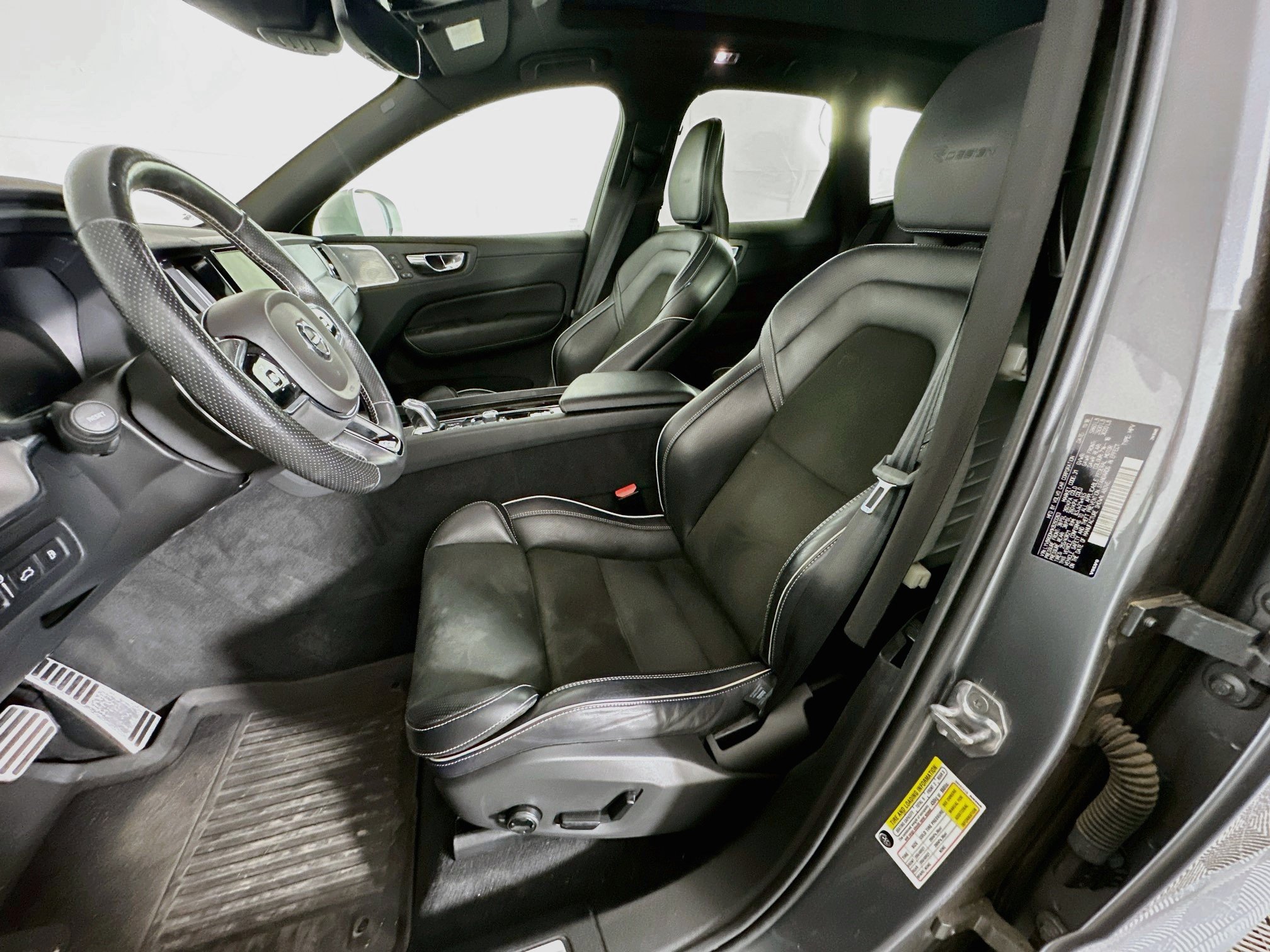 Used 2019 Volvo XC60 T8 R-Design AWD/4WD image 10