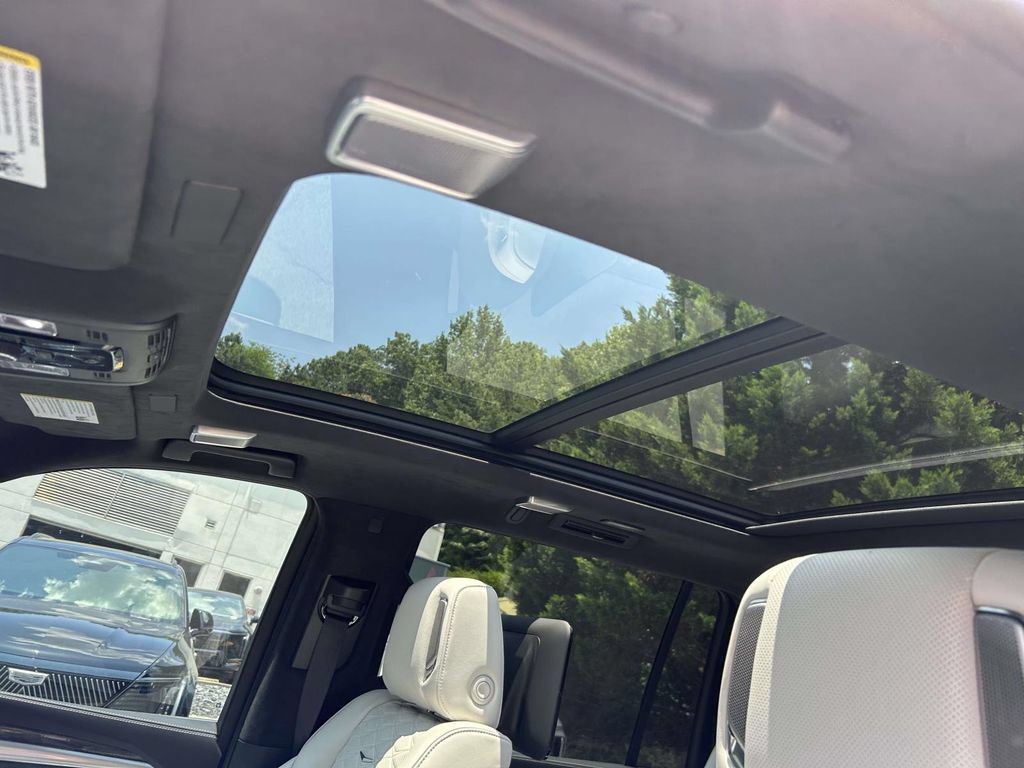 New 2026 Cadillac Escalade ESV V AWD/4WD image 20