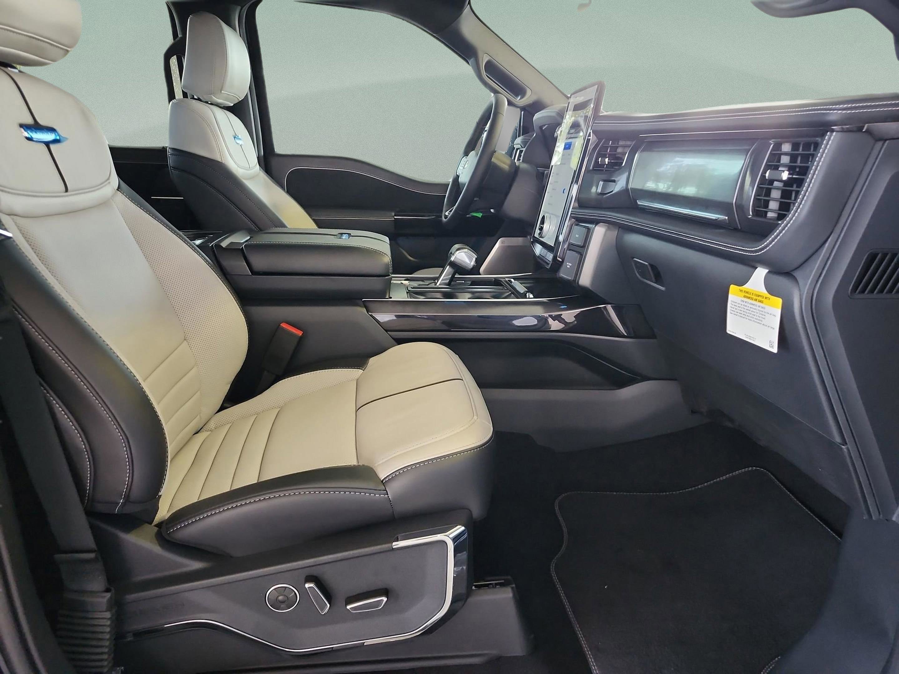 New 2025 Ford F150 Lightning Platinum AWD/4WD image 19