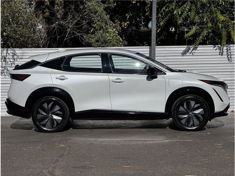 Used 2024 Nissan Ariya AWD image 13