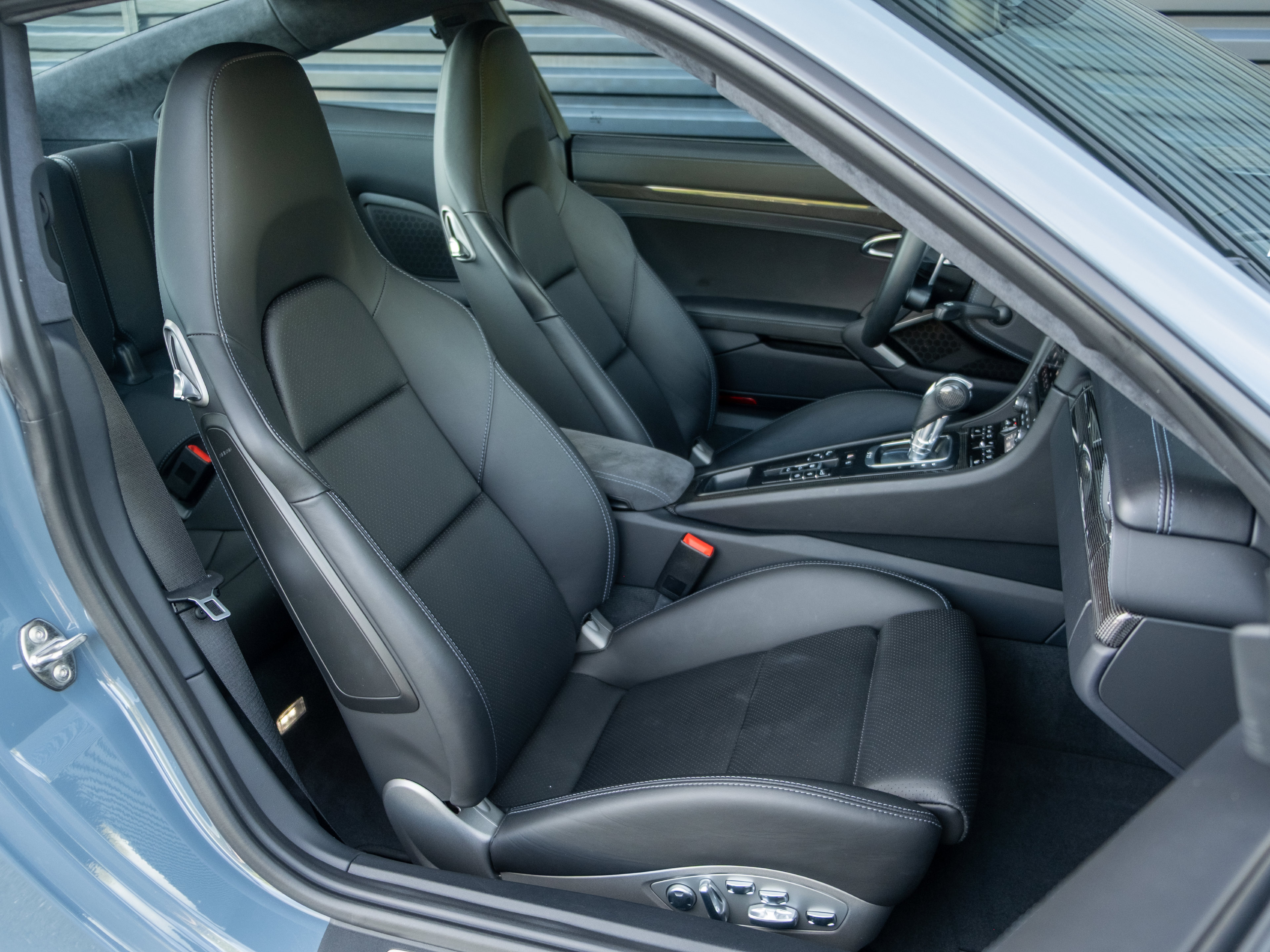 Certified 2019 Porsche 911 Turbo S AWD/4WD image 41
