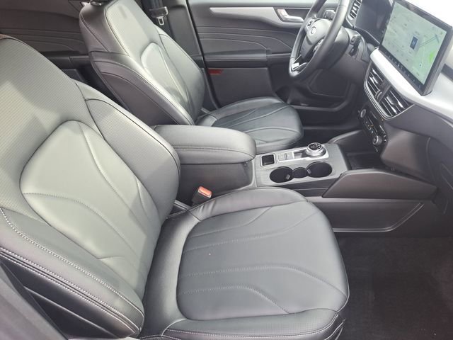Used 2025 Ford Escape SE w/ PHEV Premium Package image 26
