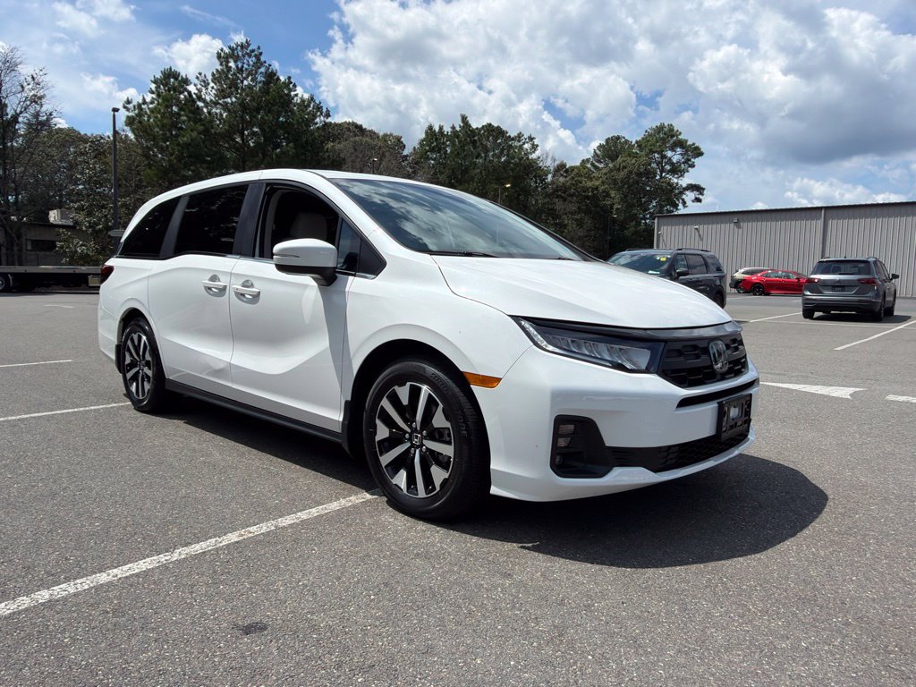 Certified 2026 Honda Odyssey EX-L image 4