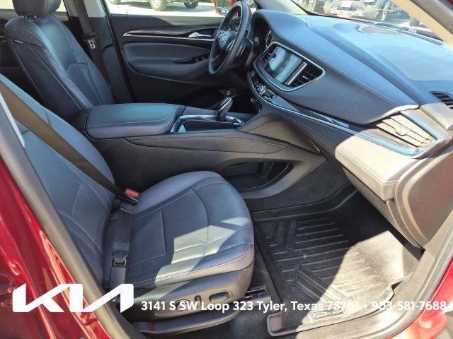 Used 2018 Buick Enclave Essence FWD image 10