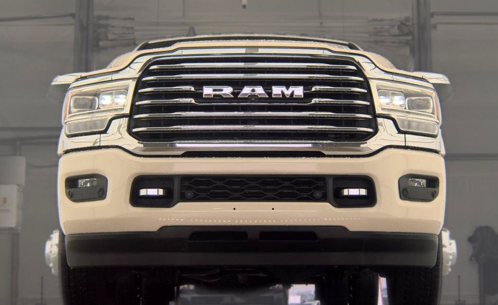 Used 2019 RAM 3500 Limited w/ Max Tow Package AWD/4WD image 3