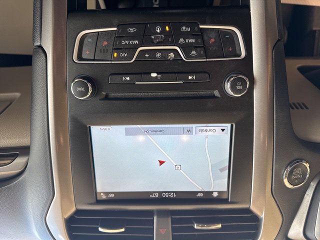 Used 2017 Ford Fusion SE w/ Fusion SE Technology Package FWD image 20