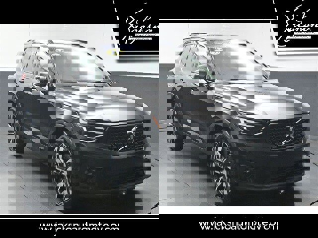 Used 2025 Volvo XC40 B5 Ultra