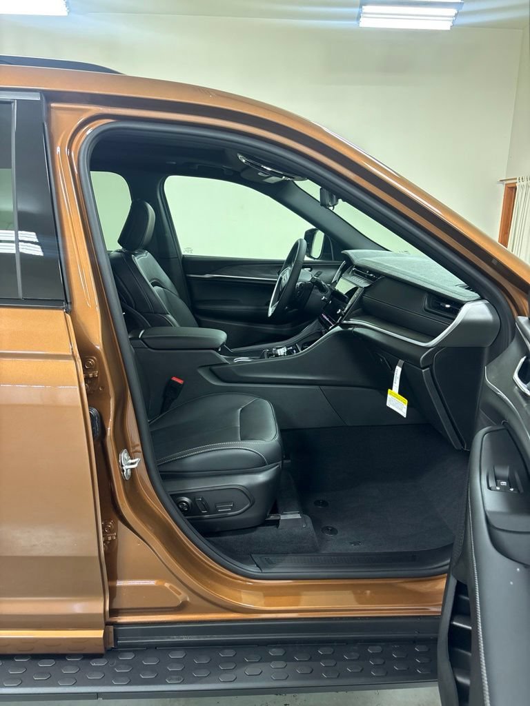 New 2026 Jeep Grand Cherokee L Limited AWD/4WD image 28