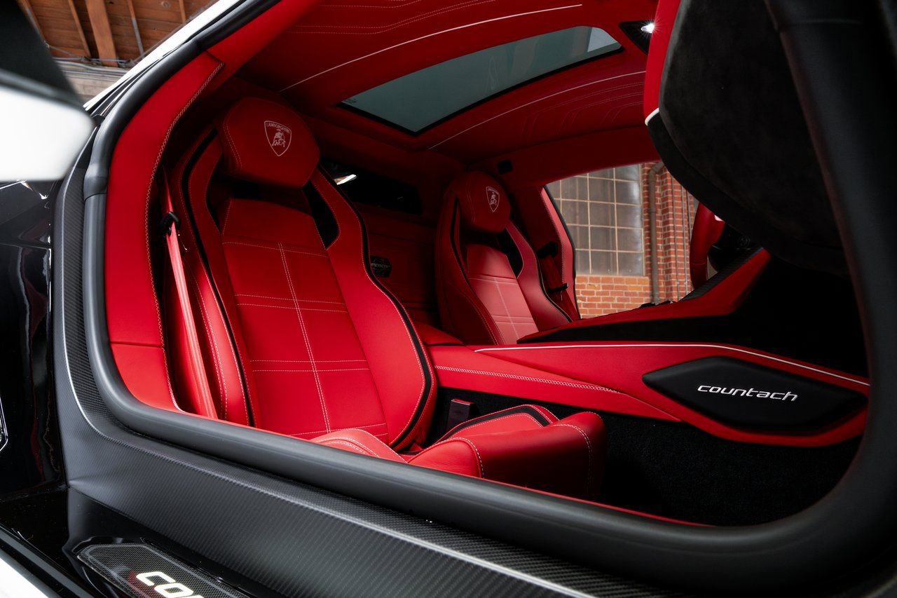 Used 2022 Lamborghini Aventador Countach image 25