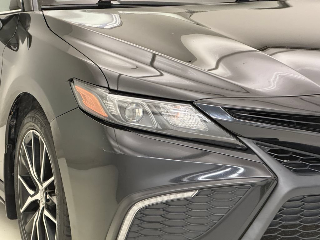 Used 2023 Toyota Camry SE FWD image 5