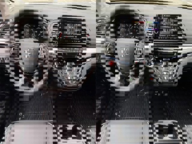 New 2026 Honda Odyssey Touring image 11