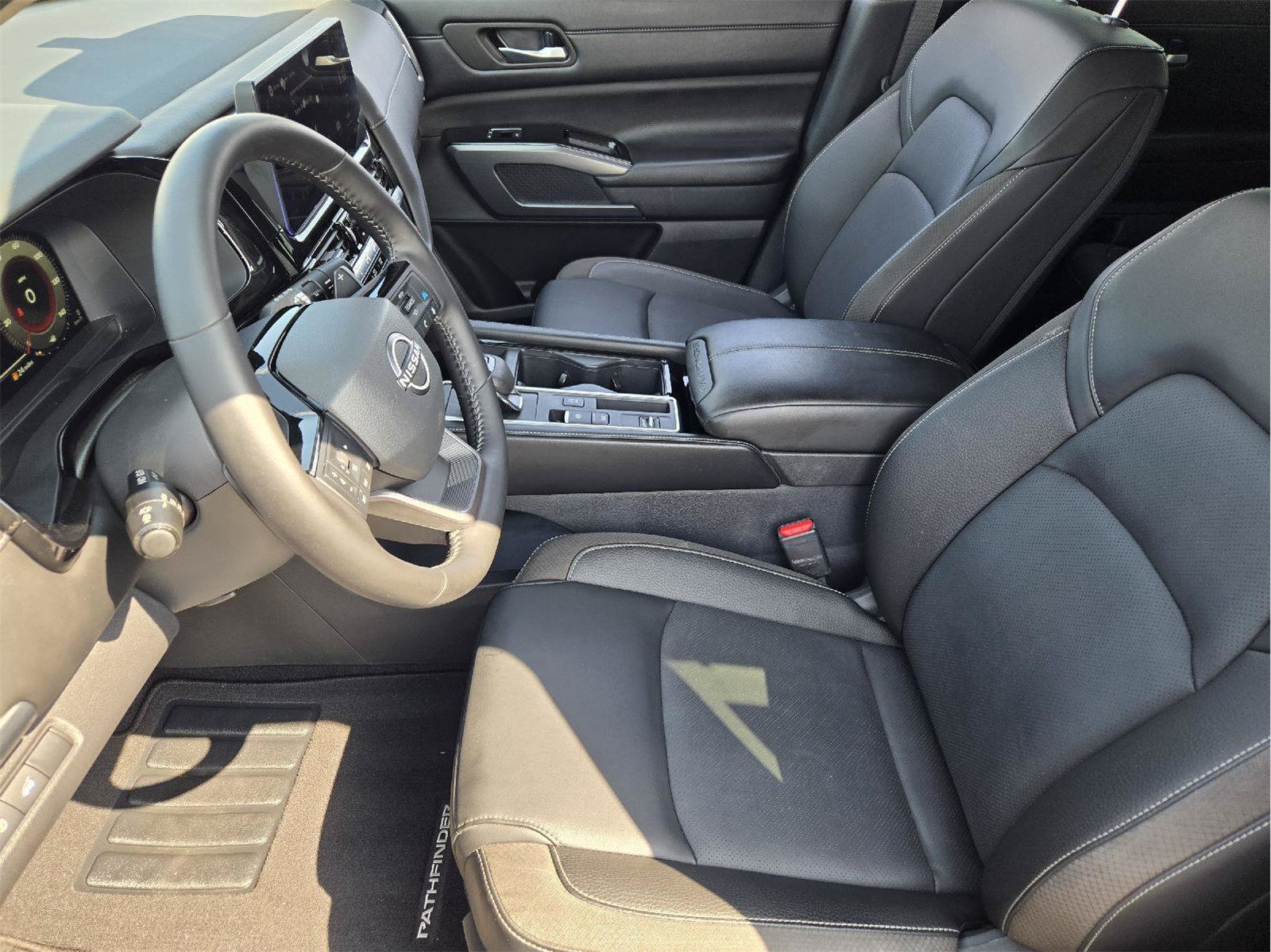 Used 2026 Nissan Pathfinder SL w/ SL Premium Package FWD image 12
