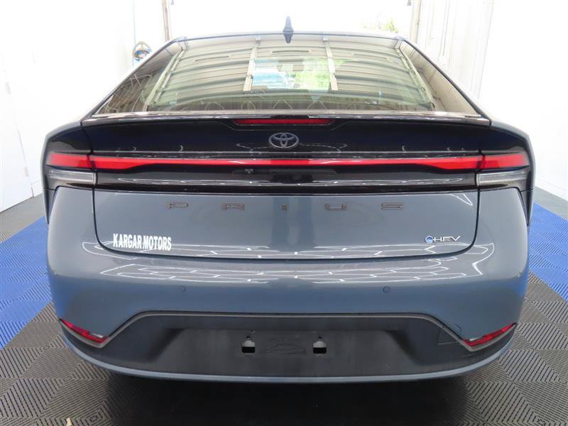 Used 2024 Toyota Prius LE FWD image 11