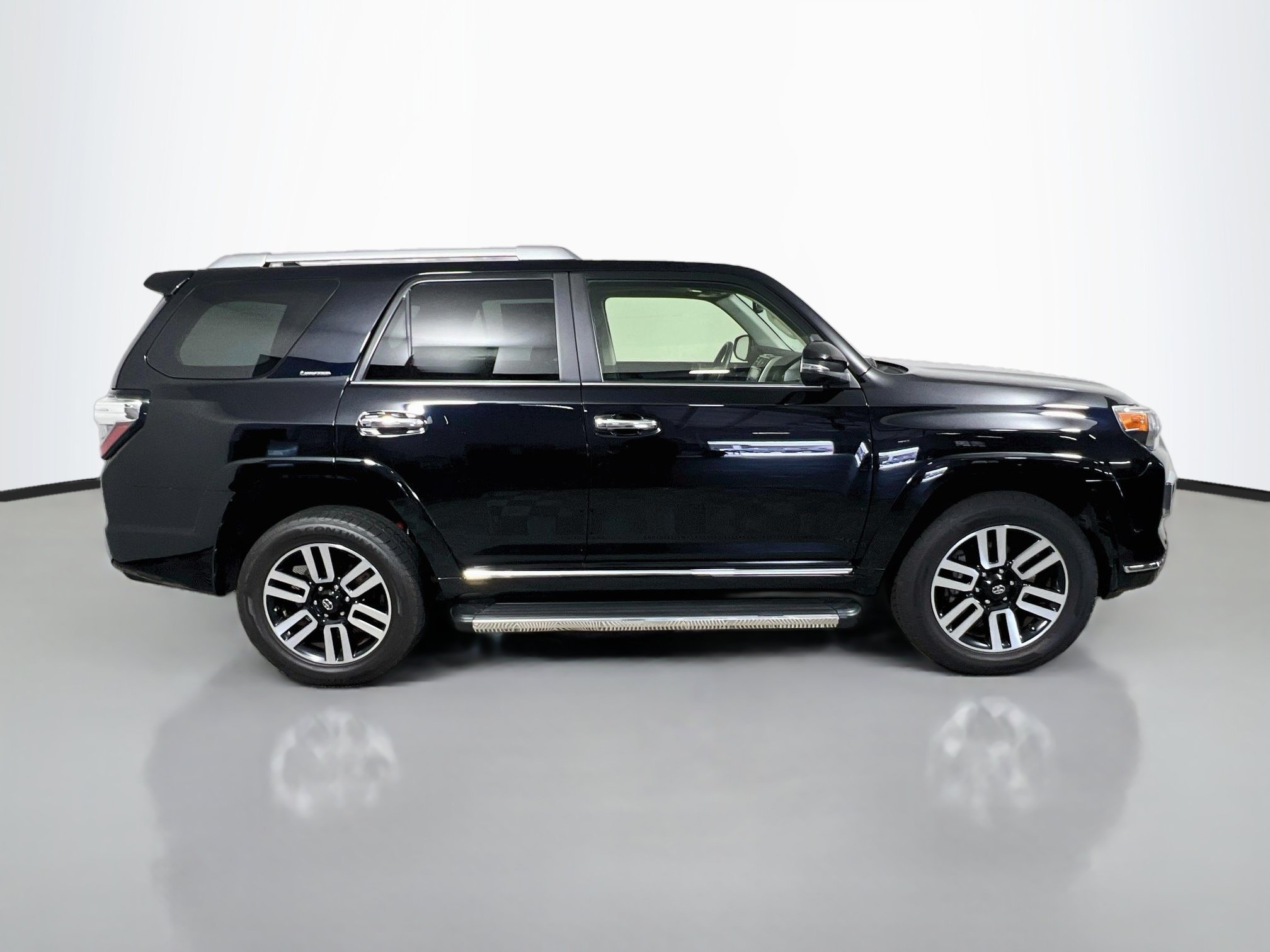 Used 2022 Toyota 4Runner Limited AWD/4WD image 3