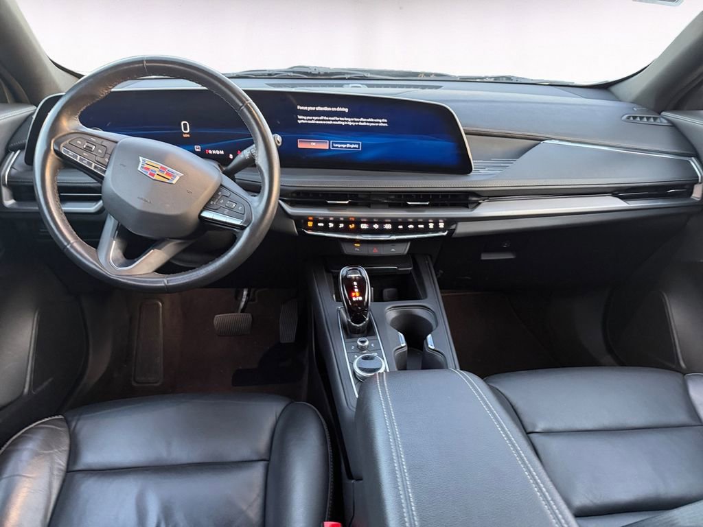 Used 2024 Cadillac XT4 Premium Luxury image 10