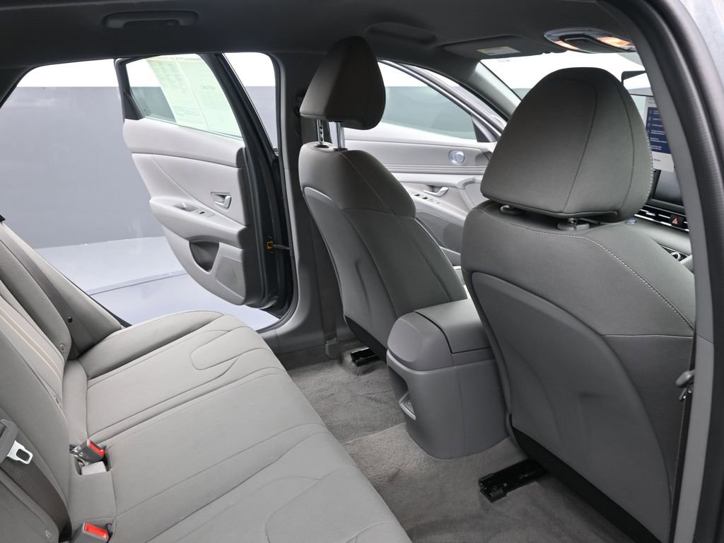 Certified 2026 Hyundai Elantra Sport w/ Cargo Package image 31