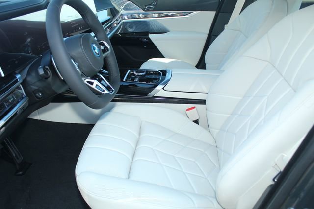 New 2026 BMW i7 xDrive60 w/ Executive Package image 19