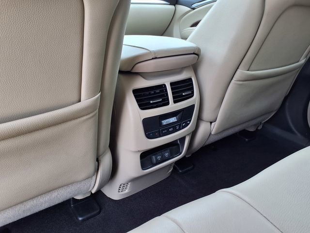 Used 2020 Acura MDX FWD image 22