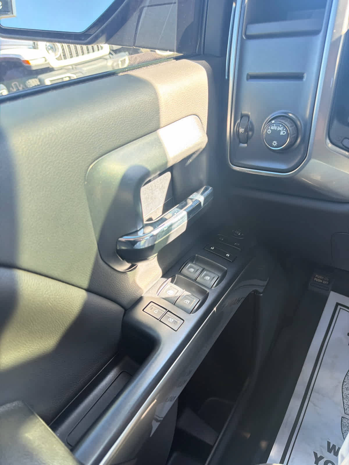 Used 2019 Chevrolet Silverado 1500 LT RWD image 18