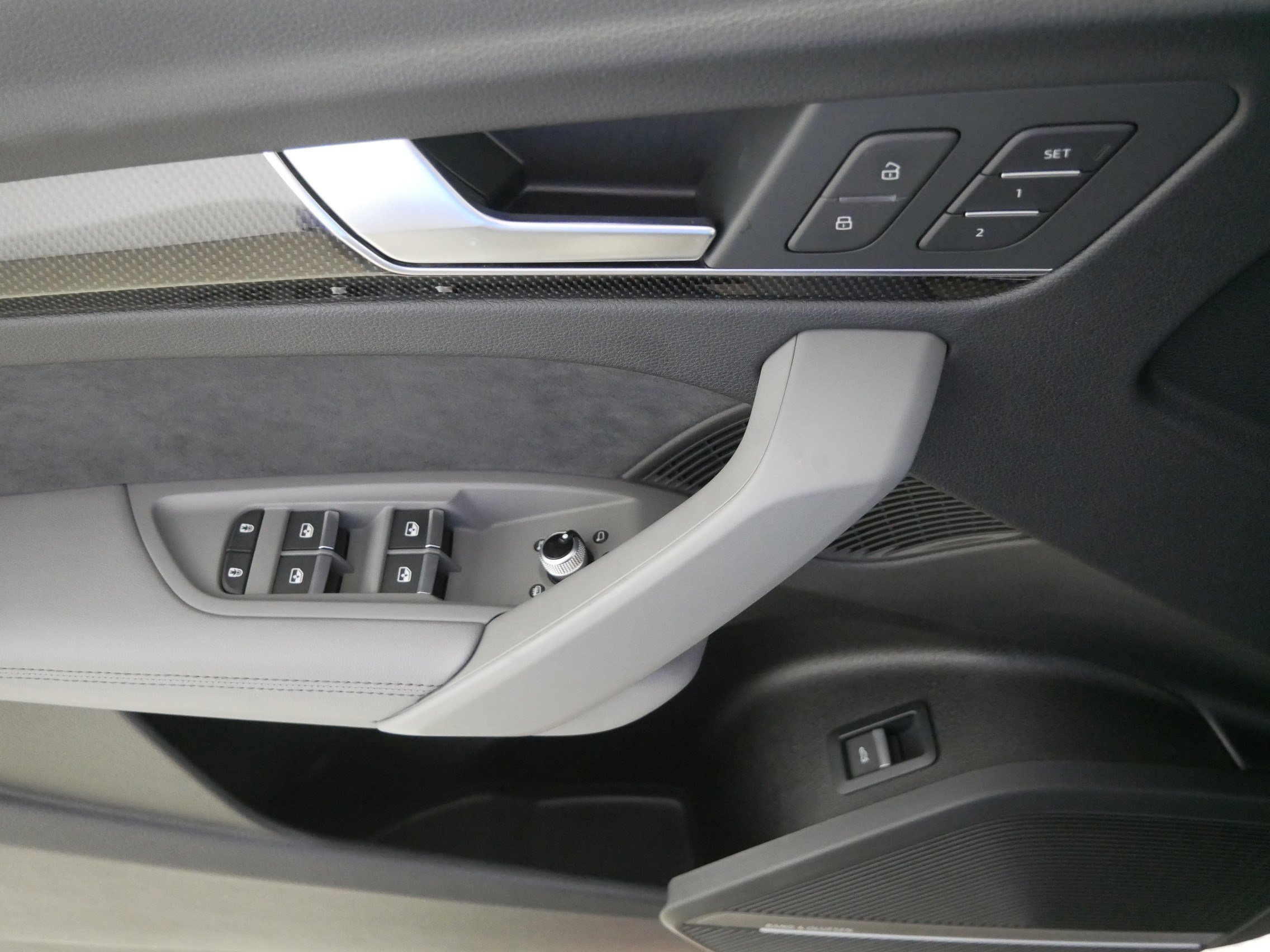 Used 2022 Audi SQ5 Prestige w/ Prestige Package image 19