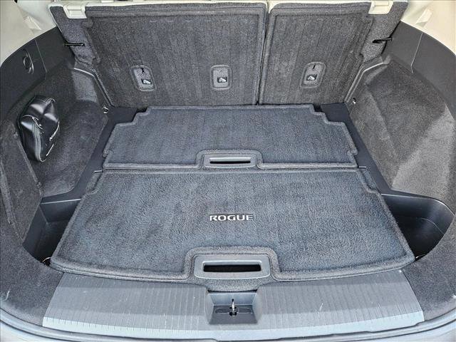 Used 2023 Nissan Rogue SL w/ SL Premium Package AWD/4WD image 6