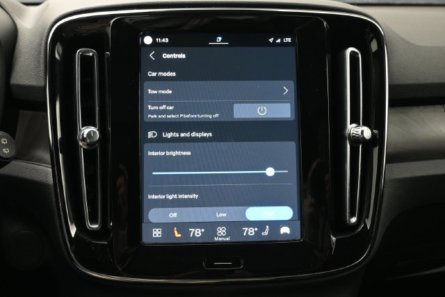 Used 2023 Volvo XC40 Recharge Plus AWD/4WD image 16
