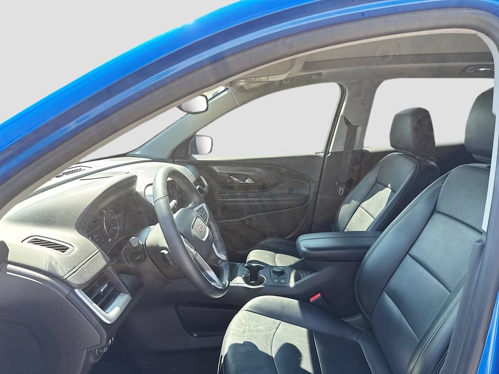Used 2024 GMC Terrain SLT w/ Infotainment Package II FWD image 10
