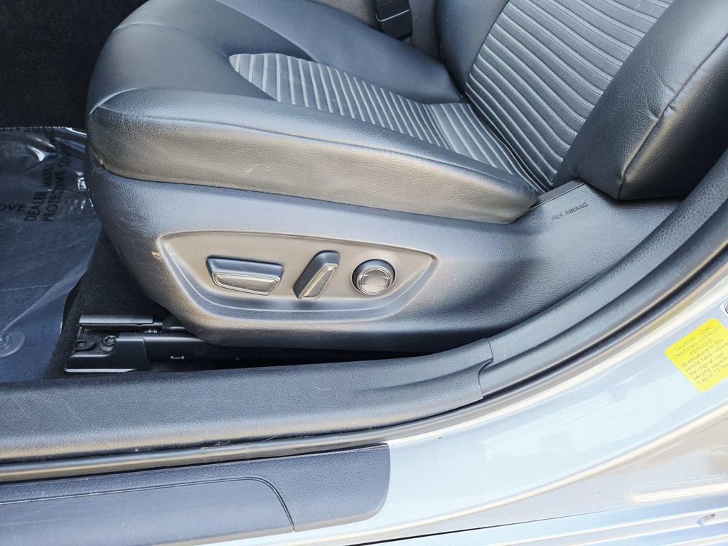 Used 2021 Toyota Camry SE image 33