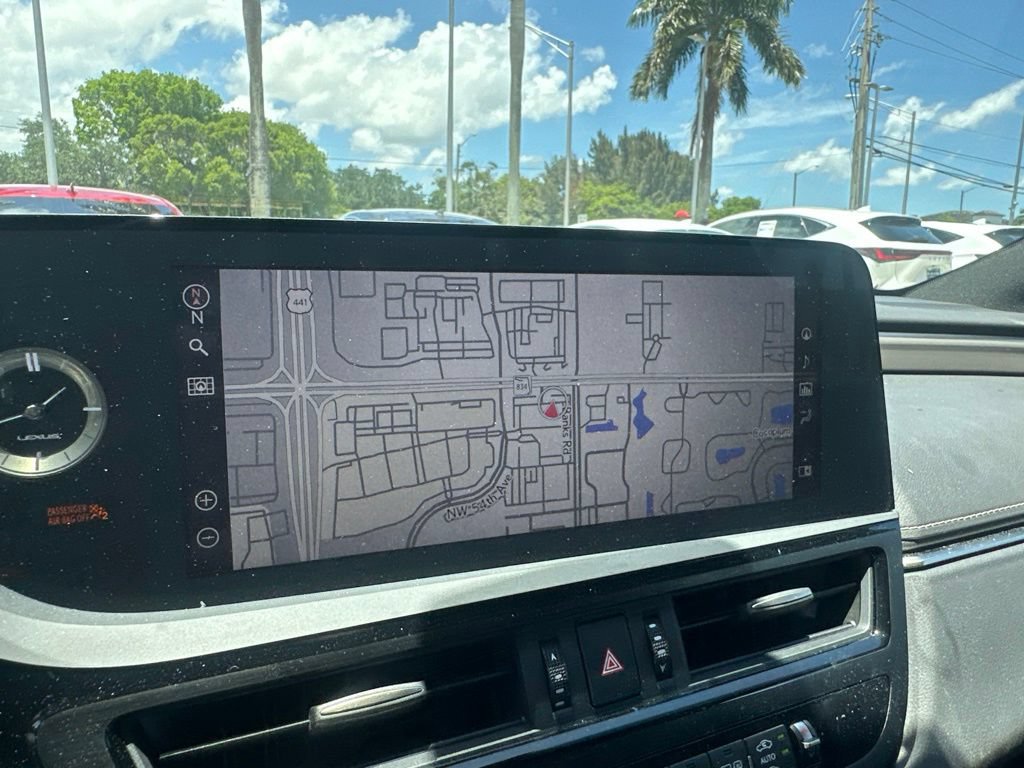 Used 2022 Lexus ES 350 F Sport w/ Accessory Package FWD image 3