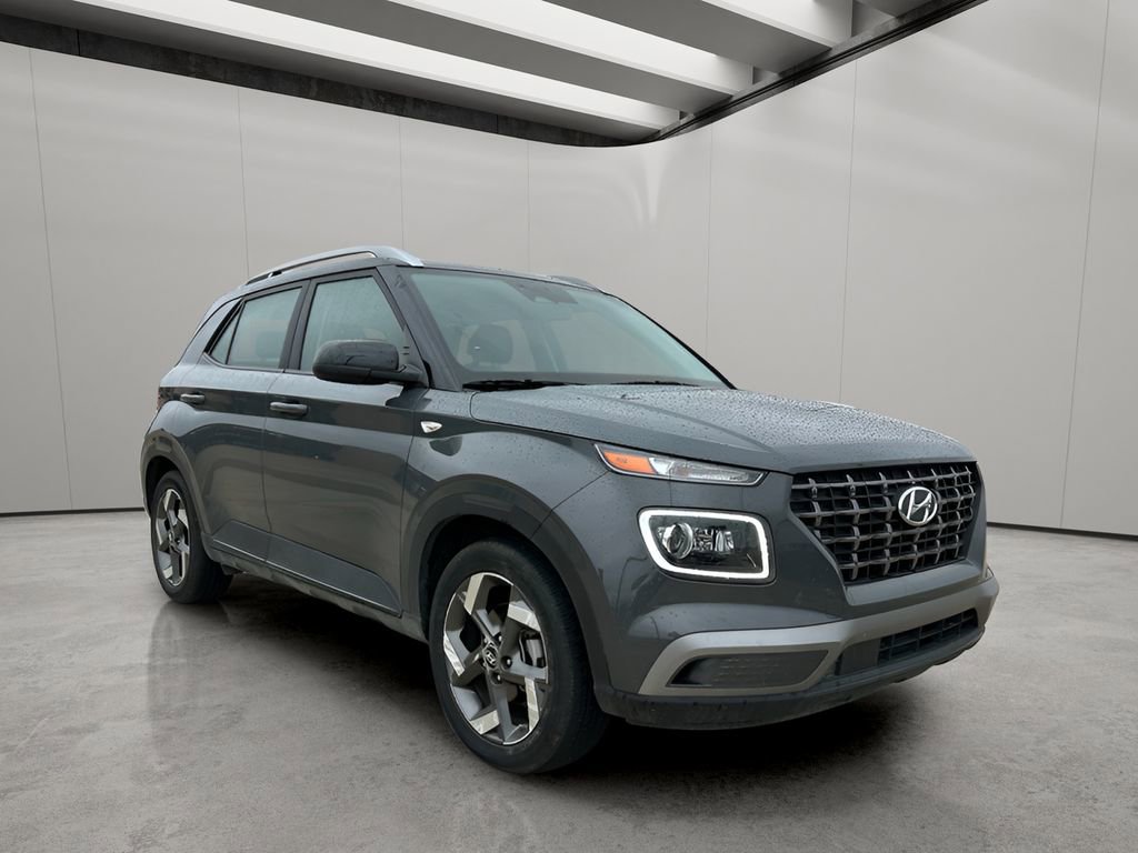 Used 2025 Hyundai Venue Limited image 7