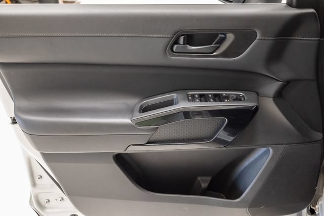 Used 2023 Nissan Pathfinder SV AWD/4WD image 8