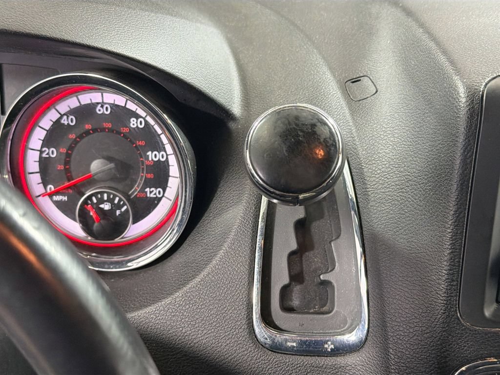 Used 2019 Dodge Grand Caravan SXT FWD image 17