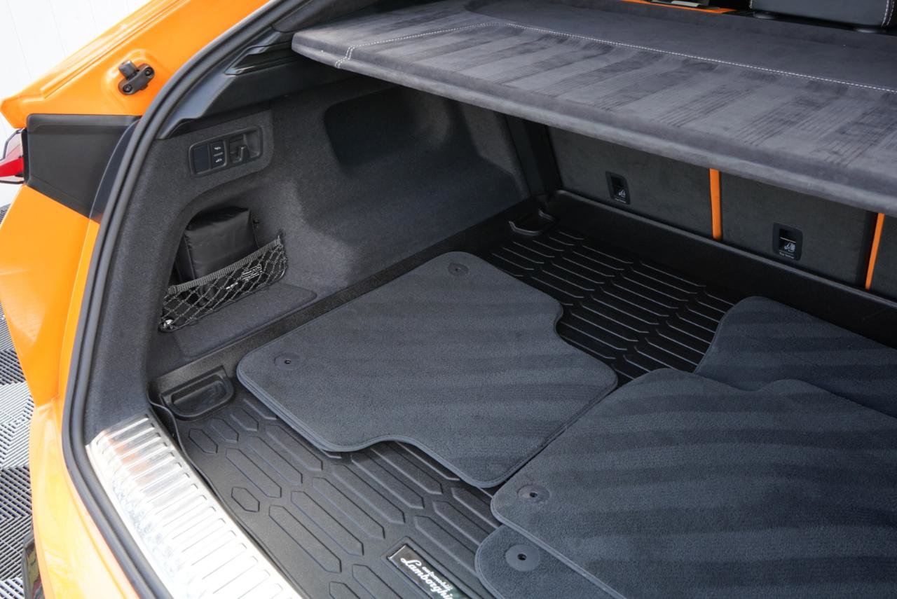 Used 2022 Lamborghini Urus AWD/4WD image 57