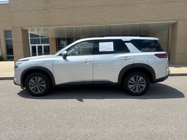Used 2025 Nissan Pathfinder SV